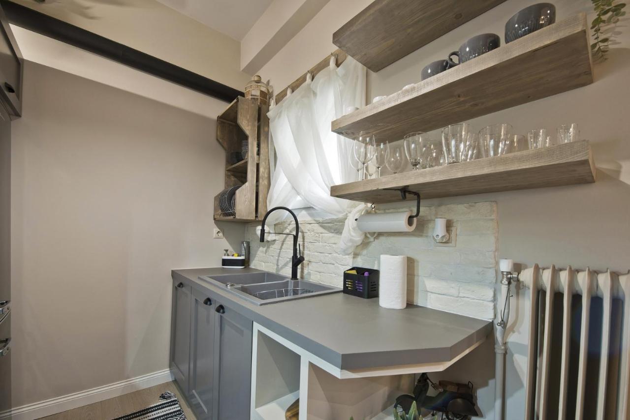 Stylish Apartment At Pagrati 아테네 외부 사진